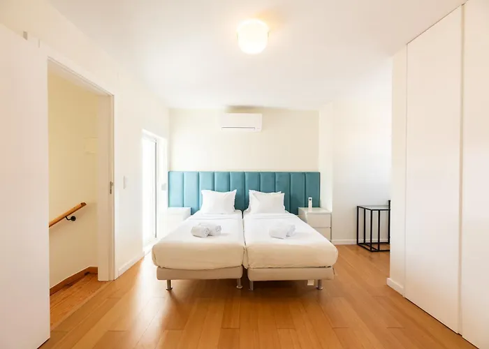 Baixa Chiado 2 Bedroom Duplex With Ac Elevator *