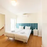 Baixa Chiado 2 Bedroom Duplex With Ac Elevator Διαμέρισμα