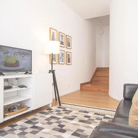 Baixa Chiado 2 Bedroom Duplex With Ac Elevator