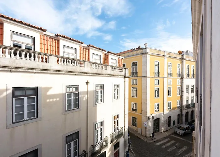 Apartman Baixa Chiado 2 Bedroom Duplex With Ac Elevator