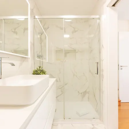 Baixa Chiado 2 Bedroom Duplex With Ac Elevator Apartman Lisboa